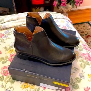 AV black fall boots NWT